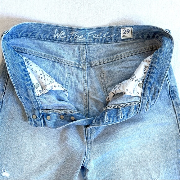 FP WE THE FREE HIGHRISE DISTRESSED BF BAGGY FIT EXPOSED BUTTON FLY RAW HEM  Sz29 - Picture 4 of 12
